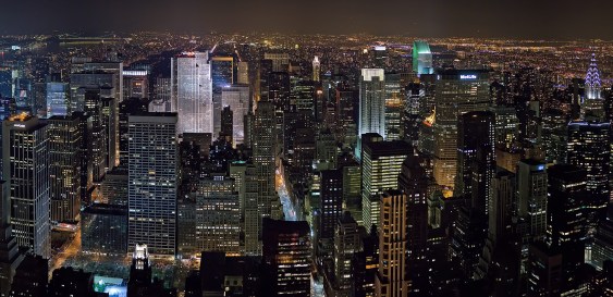 New_York_Midtown_Skyline_at_night_-_Jan_2006_edit1